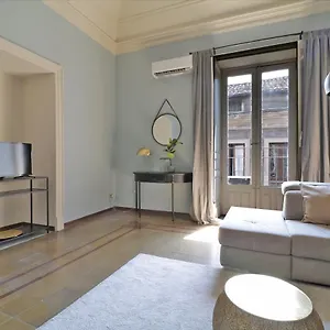 https://manzoni-18.catania-hotels.net
