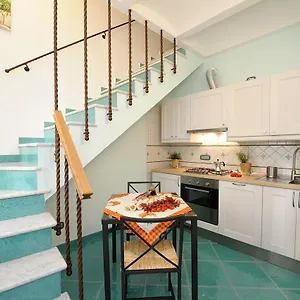 https://domus-florio-sabbia.hotels-amalfi.com